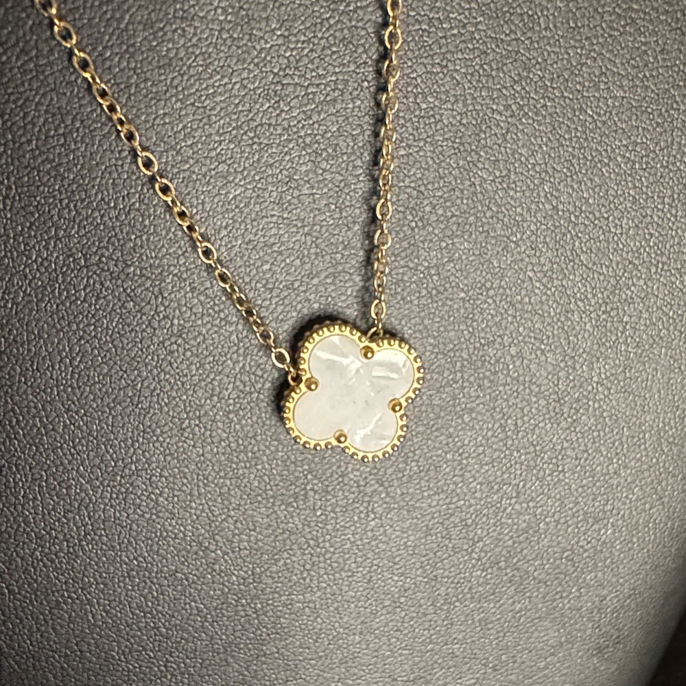 White Clover Necklace - Picture 3 of 5
